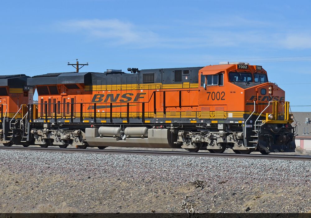 BNSF 7002